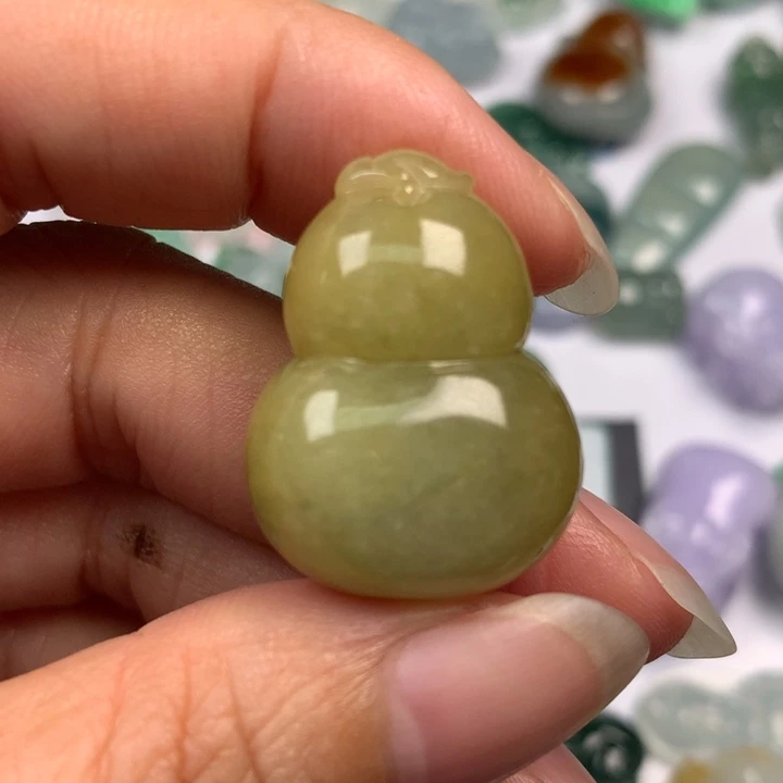 l***6翡翠未镶嵌颈饰翡翠