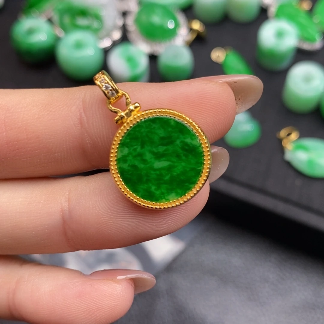 翡翠颈饰银S925镶嵌嘟*翡翠