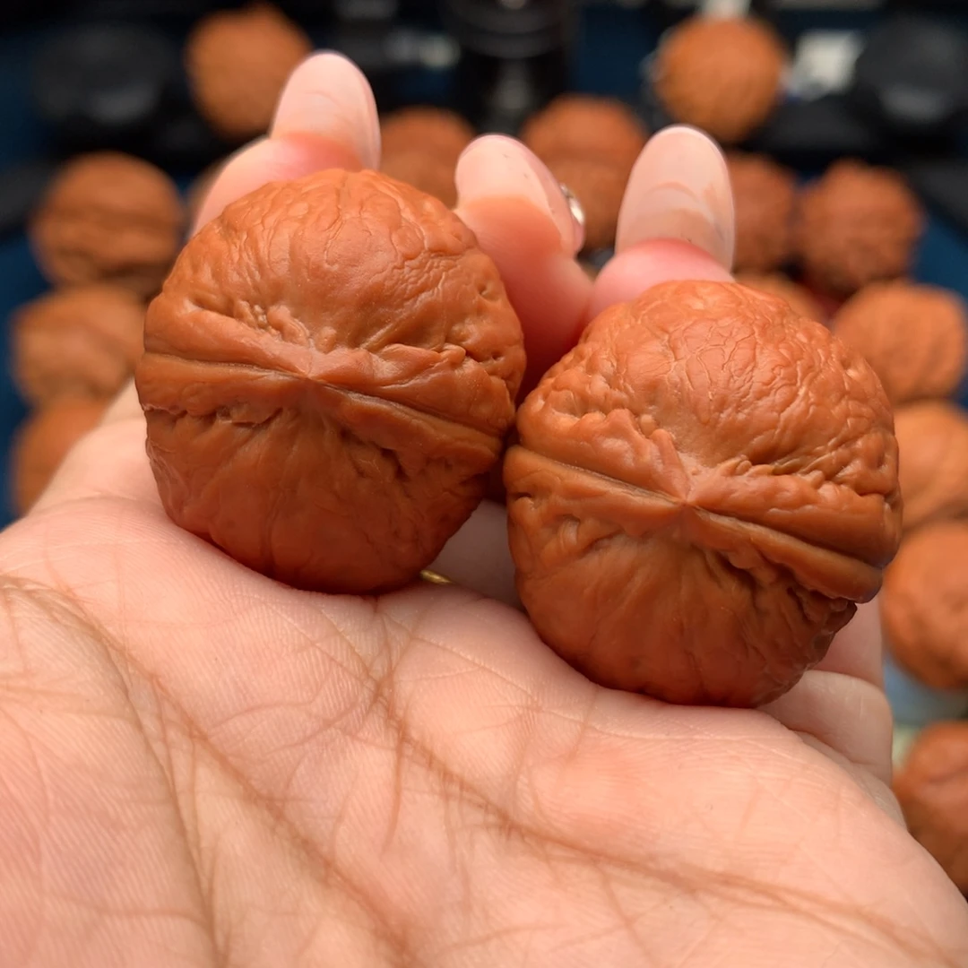 把件文玩核桃绣球