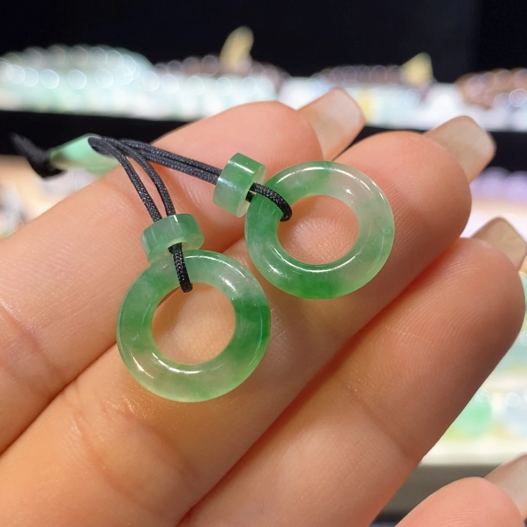 翡翠未镶嵌颈饰翡翠冰绿甜甜圈