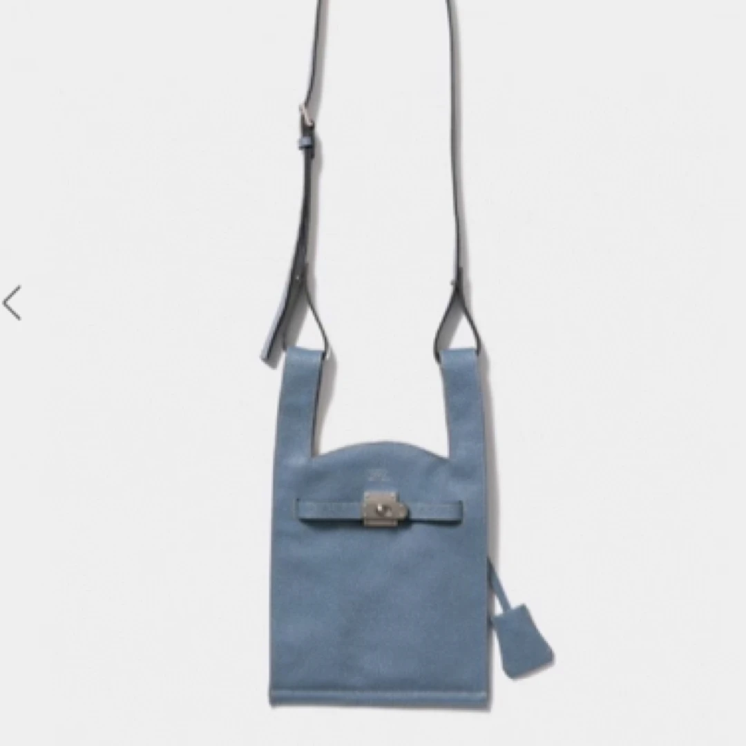 新品上新时间潮流斜跨牛皮包