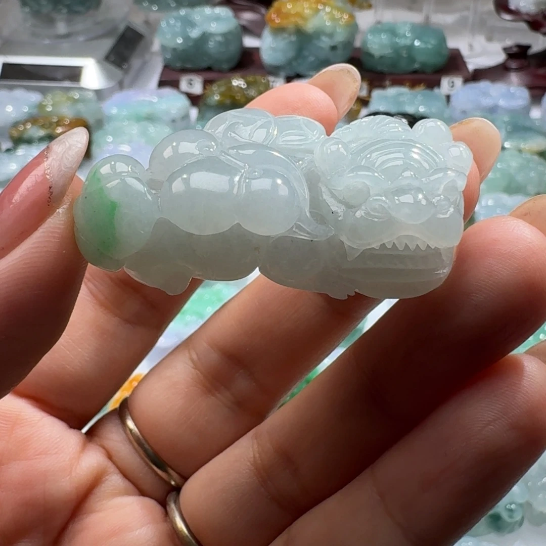 翡翠未镶嵌挂件貔貅