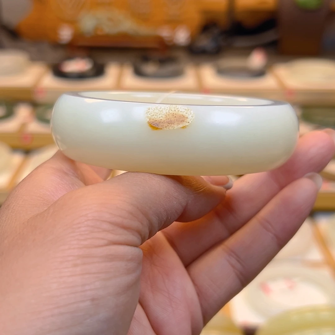 和田玉手镯未镶嵌13