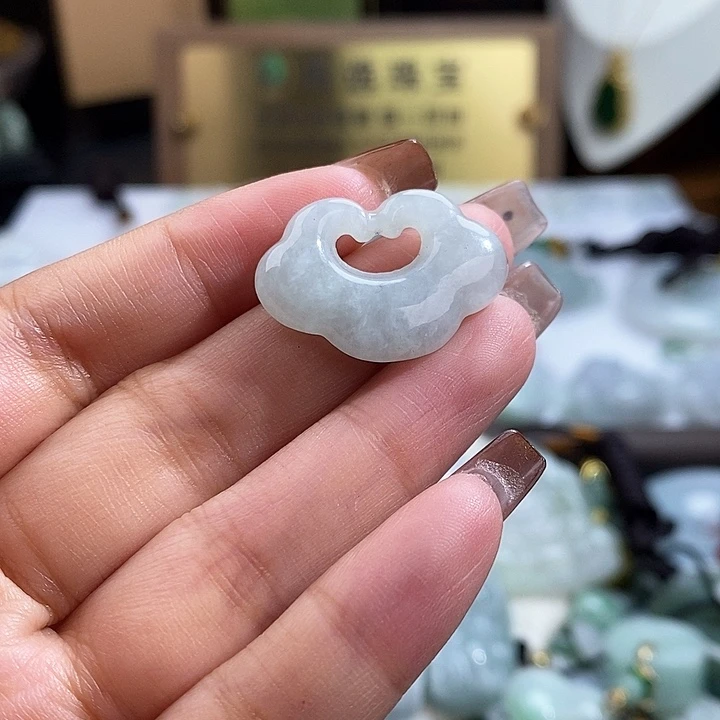 翡翠未镶嵌颈饰7580