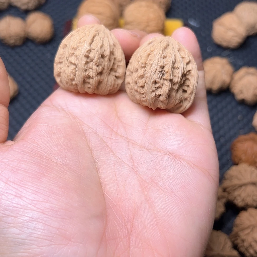 吊坠文玩核桃三角蜜