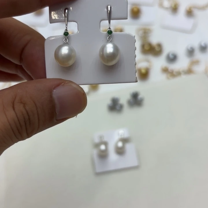 杨***i18K金镶嵌耳饰海水珍珠