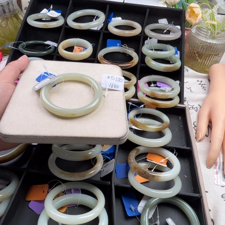 未镶嵌手镯和田玉玲珑美镯57