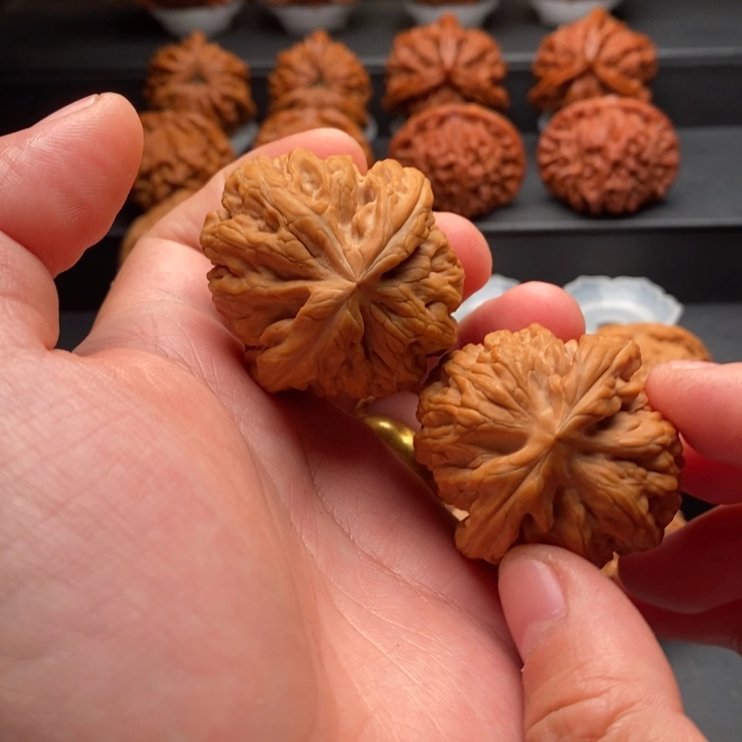 吊坠文玩核桃42红锦鲤