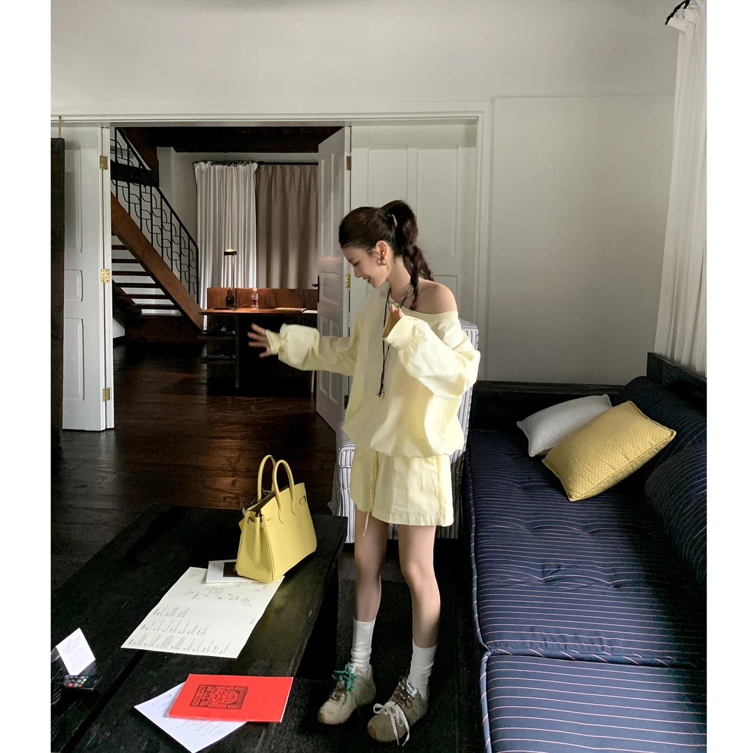 【松弛offer】薄款露肩卫衣+阔腿短裤套装4364