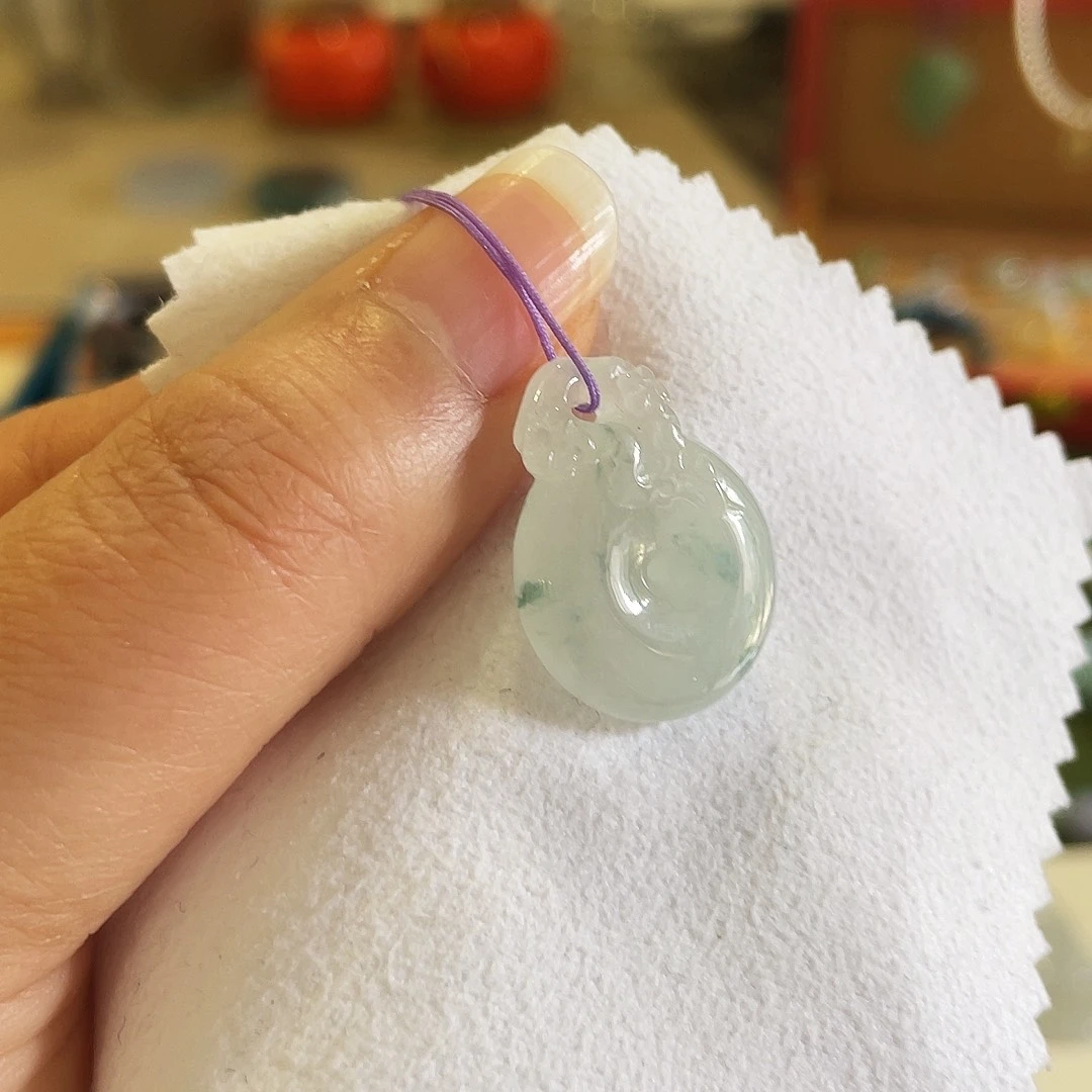 翡翠未镶嵌颈饰肥扣