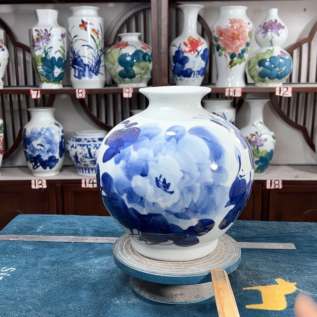 摆件景德镇陶瓷石青牡