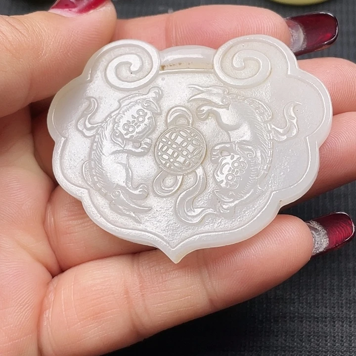 和田玉（白玉）挂件未镶嵌青**上