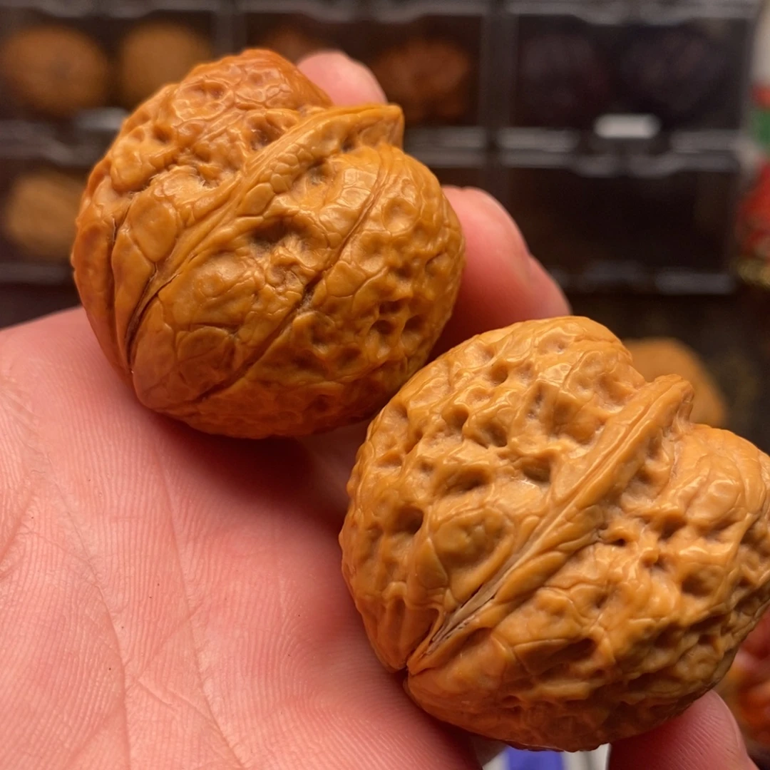 吊坠文玩核桃石头红