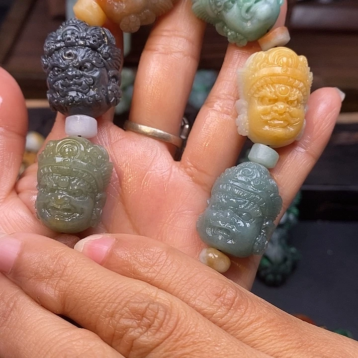 兔***姐定制翡翠未镶嵌毛货抛光