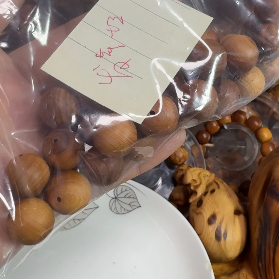 柏木（崖柏）发***。太行崖柏1.5板根料