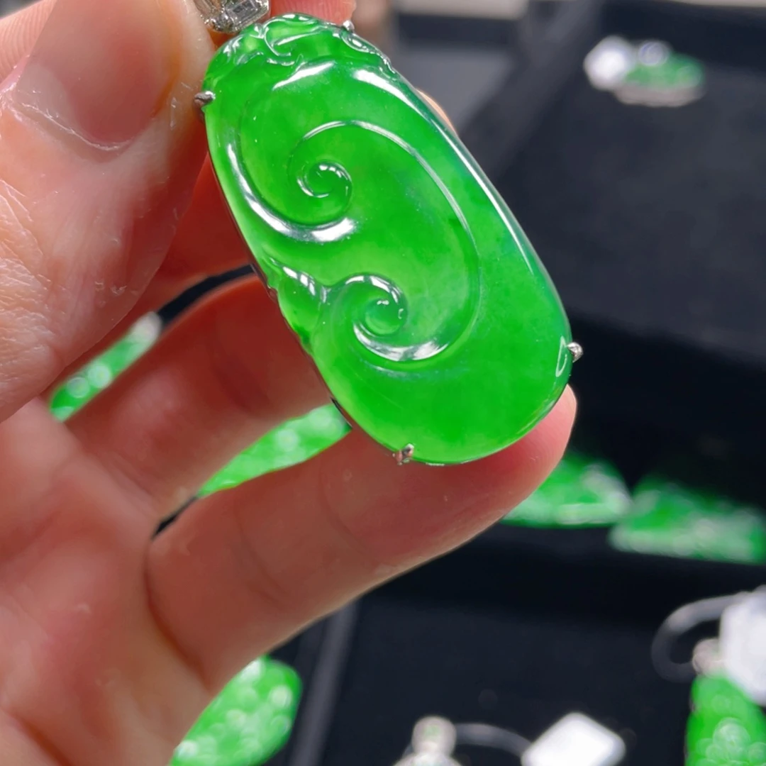 吊坠(不含链)未镶嵌翡翠