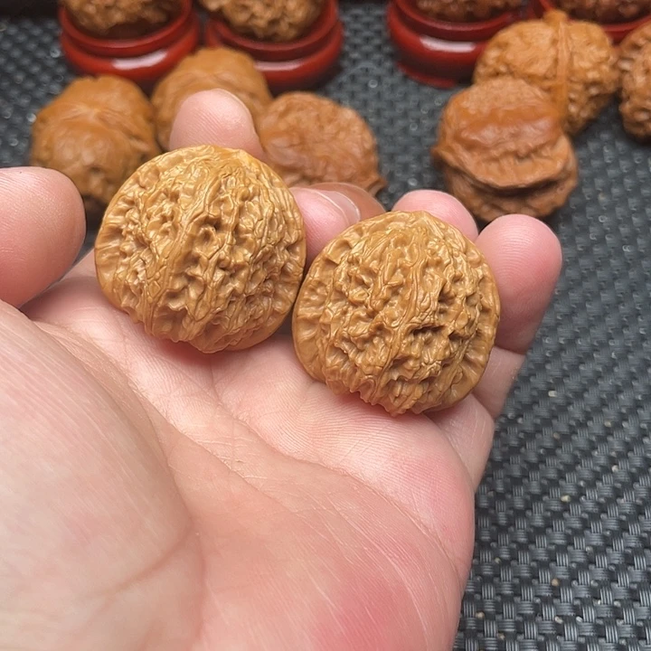 把件文玩核桃三角白35尺