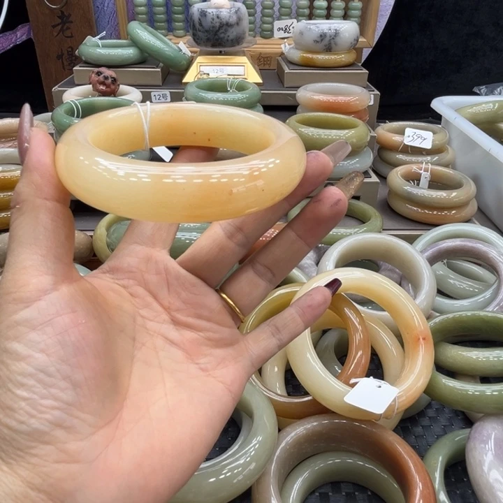 七***花石英岩玉未镶嵌手镯