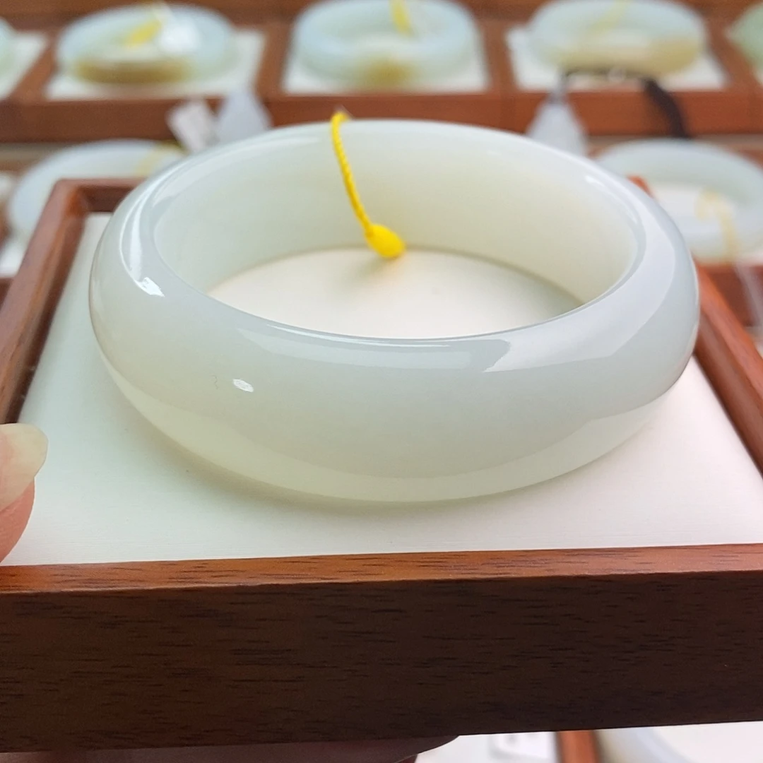 未镶嵌手镯和田玉（白玉）