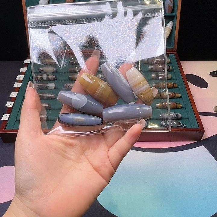 鸿***运玛瑙/玉髓未镶嵌颈饰