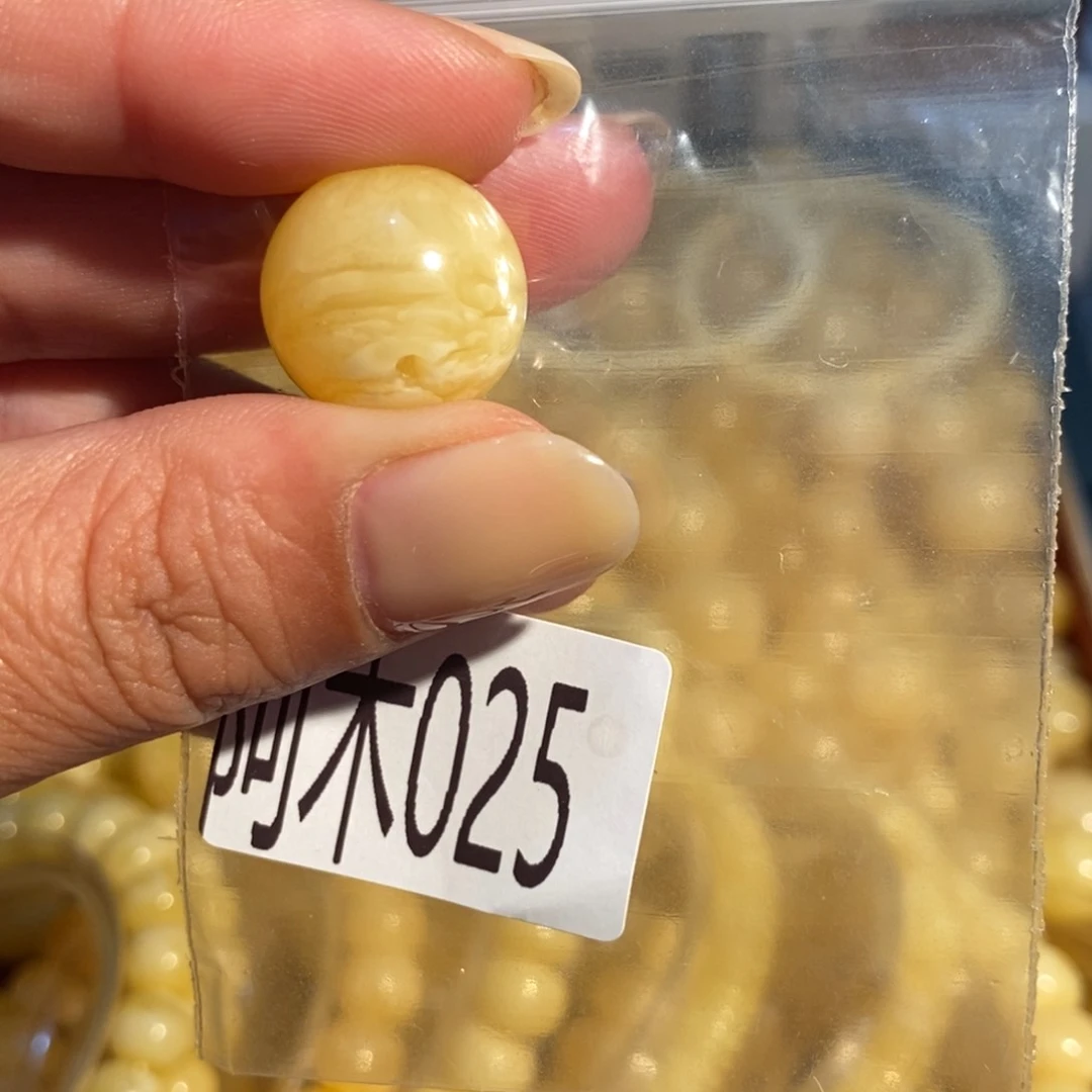 未镶嵌琥珀珠宝奇石025微