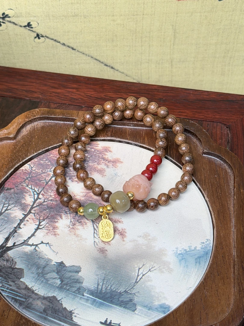 DA1133-金丝檀金珠三色琉璃带招财纳福牌金丝檀