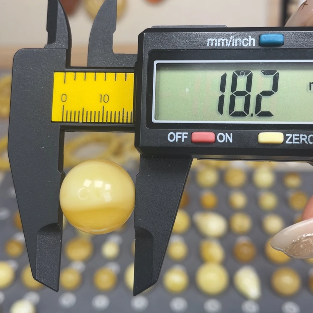 琥珀未镶嵌裸石148