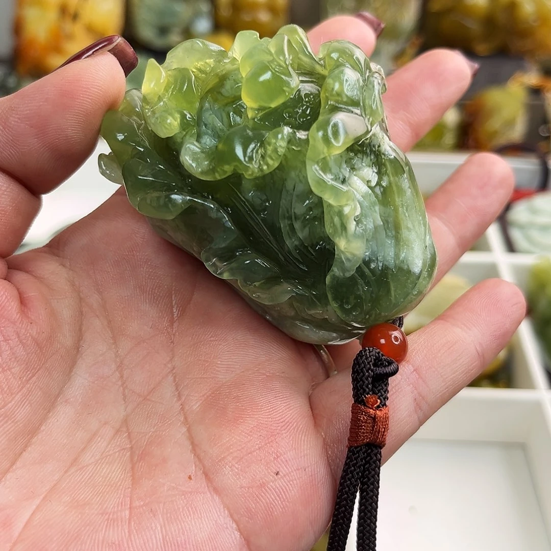 蛇纹石玉颈饰未镶嵌