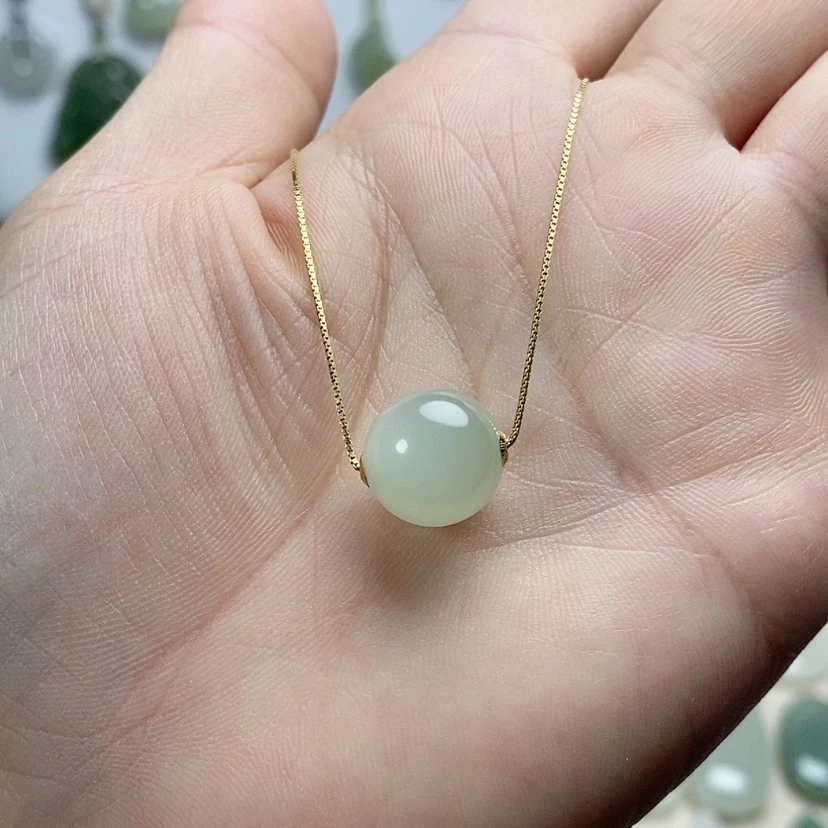 【闪购商品】颈饰18K金镶嵌和田玉
