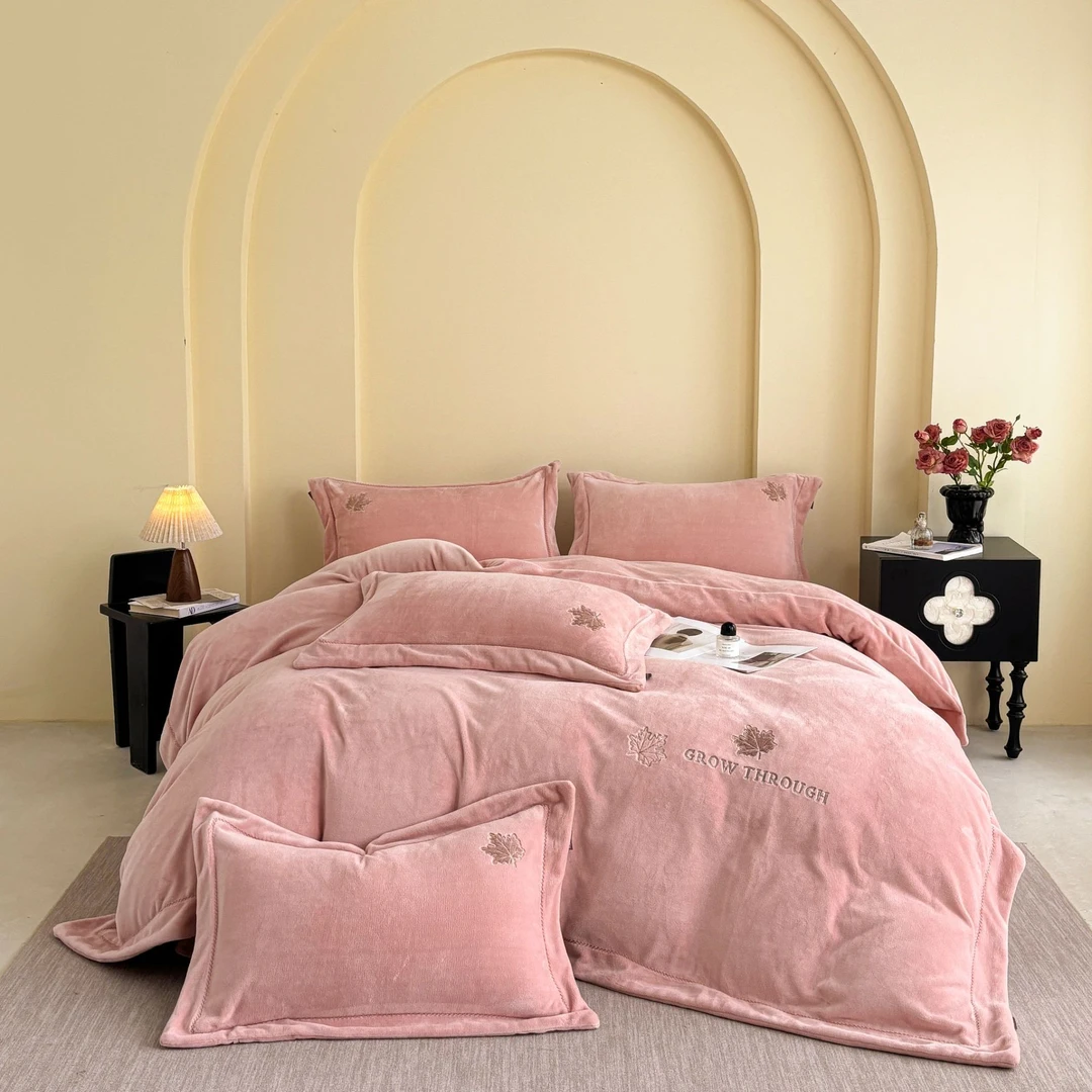 皇室嘉和柏林1绒四件套宽边轻奢绣花加绒加厚柔软保暖防寒防静电