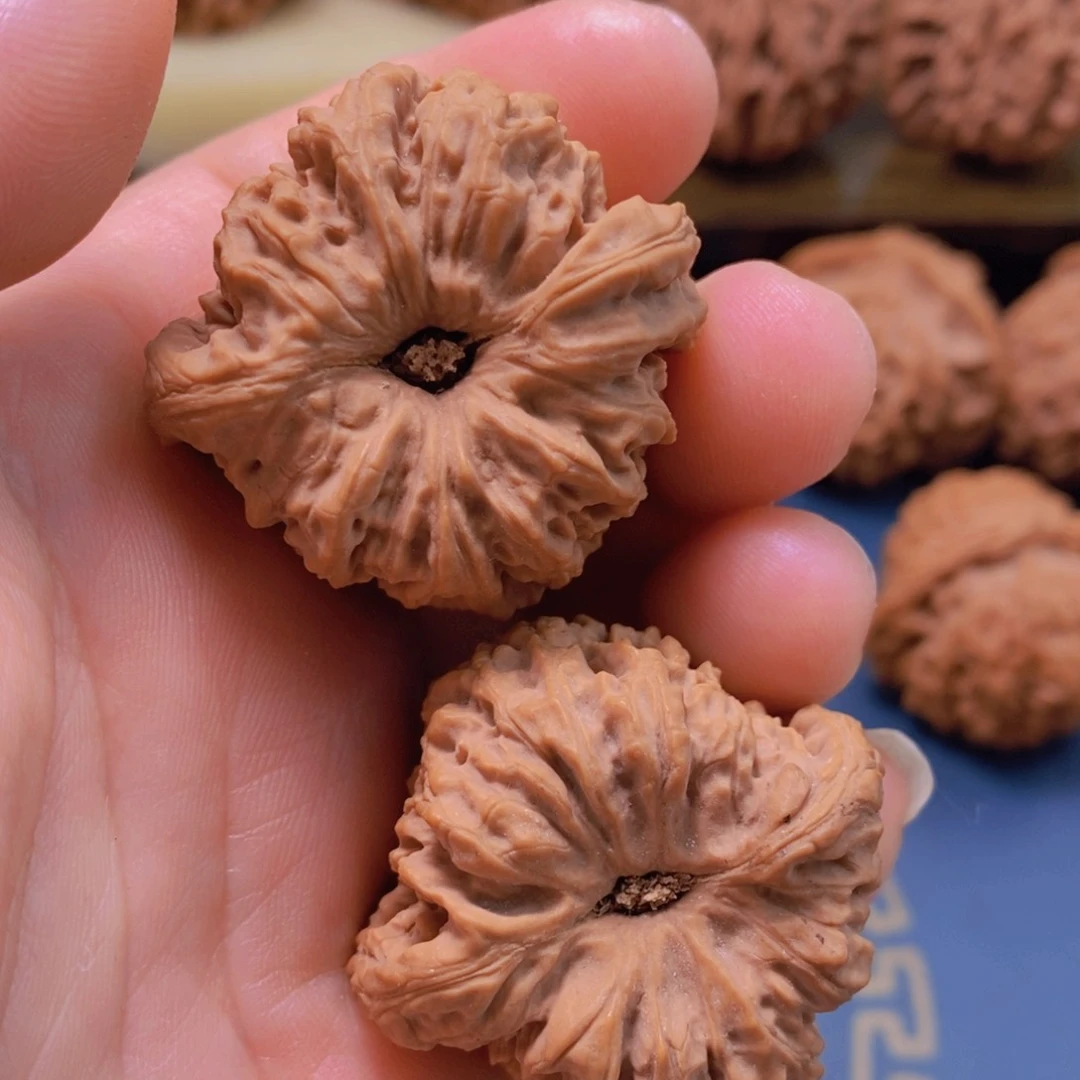 文玩核桃吊坠花****花文玩核桃