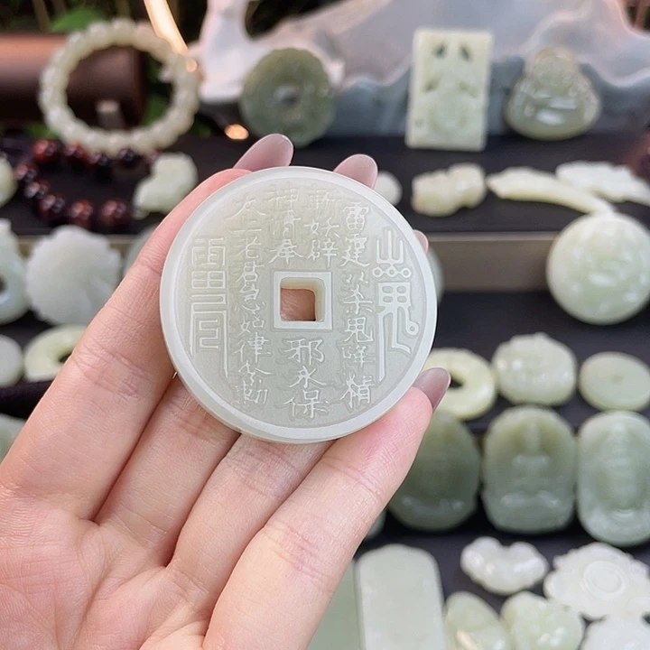 和田玉未镶嵌颈饰