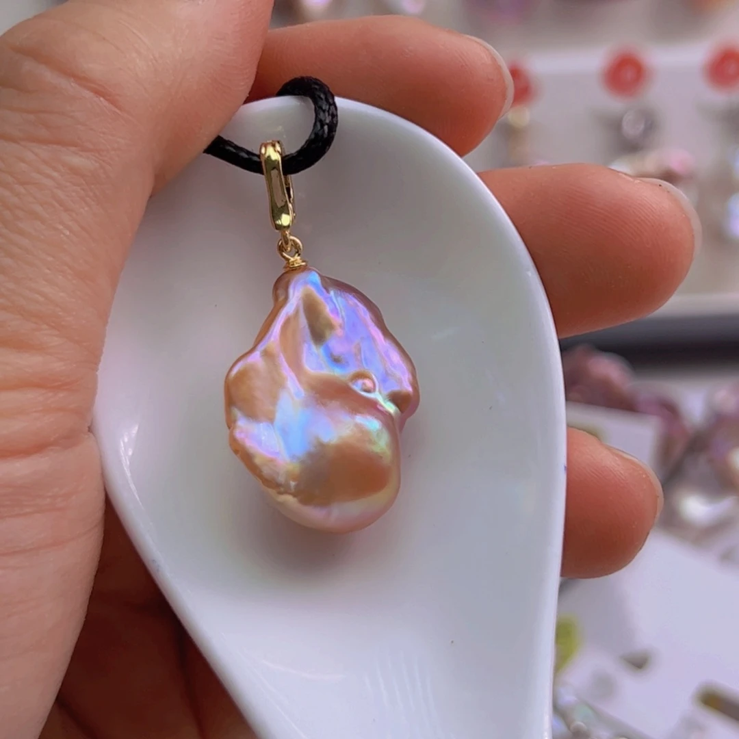 淡水珍珠吊坠(赠链)未镶嵌