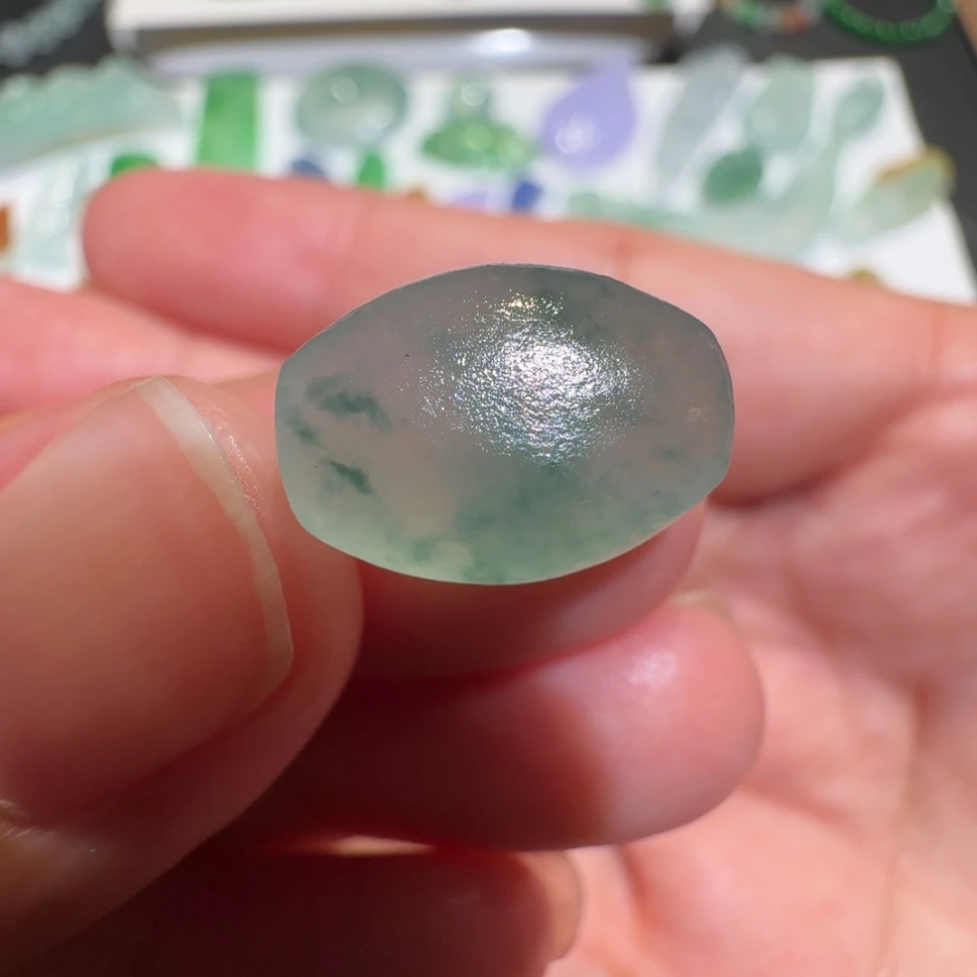 定制翡翠未镶嵌冰种飘花枣珠