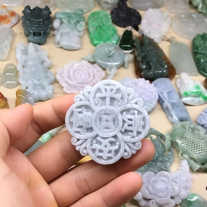 翡翠未镶嵌颈饰链接