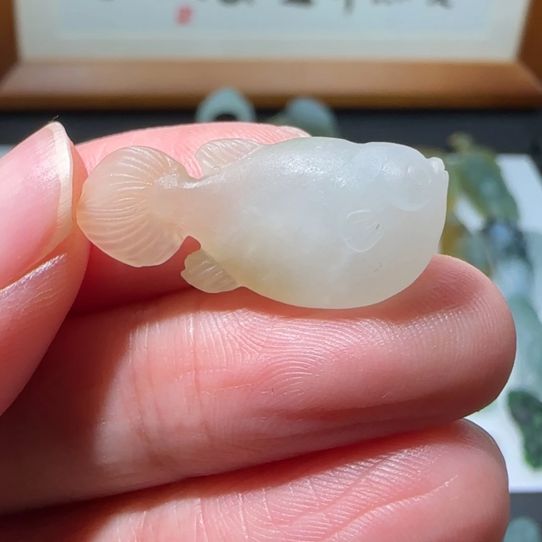 定制翡翠未镶嵌鱼