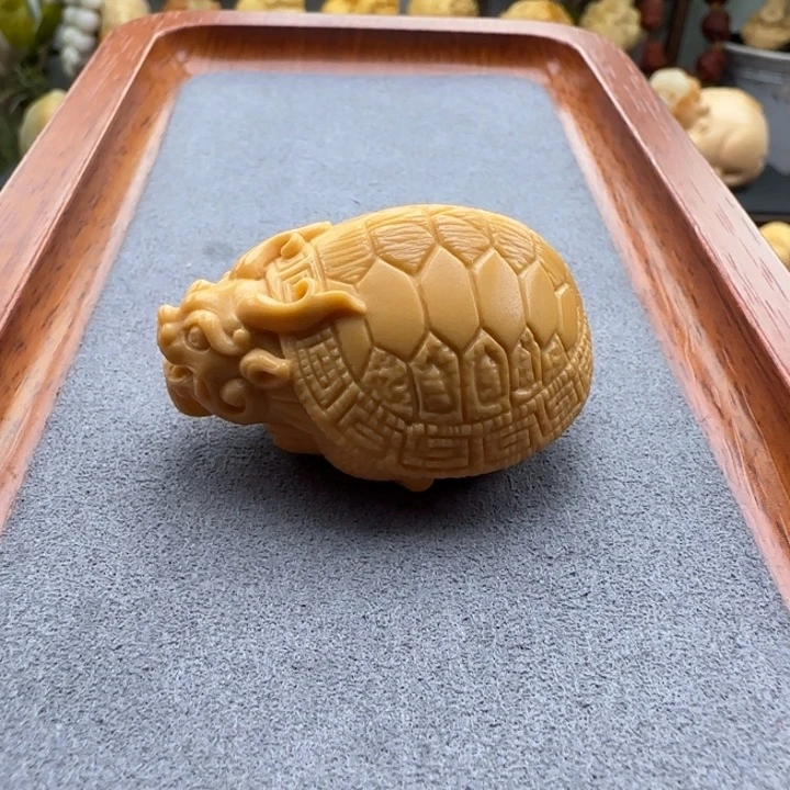 石英质玉（缅黄）未镶嵌颈饰