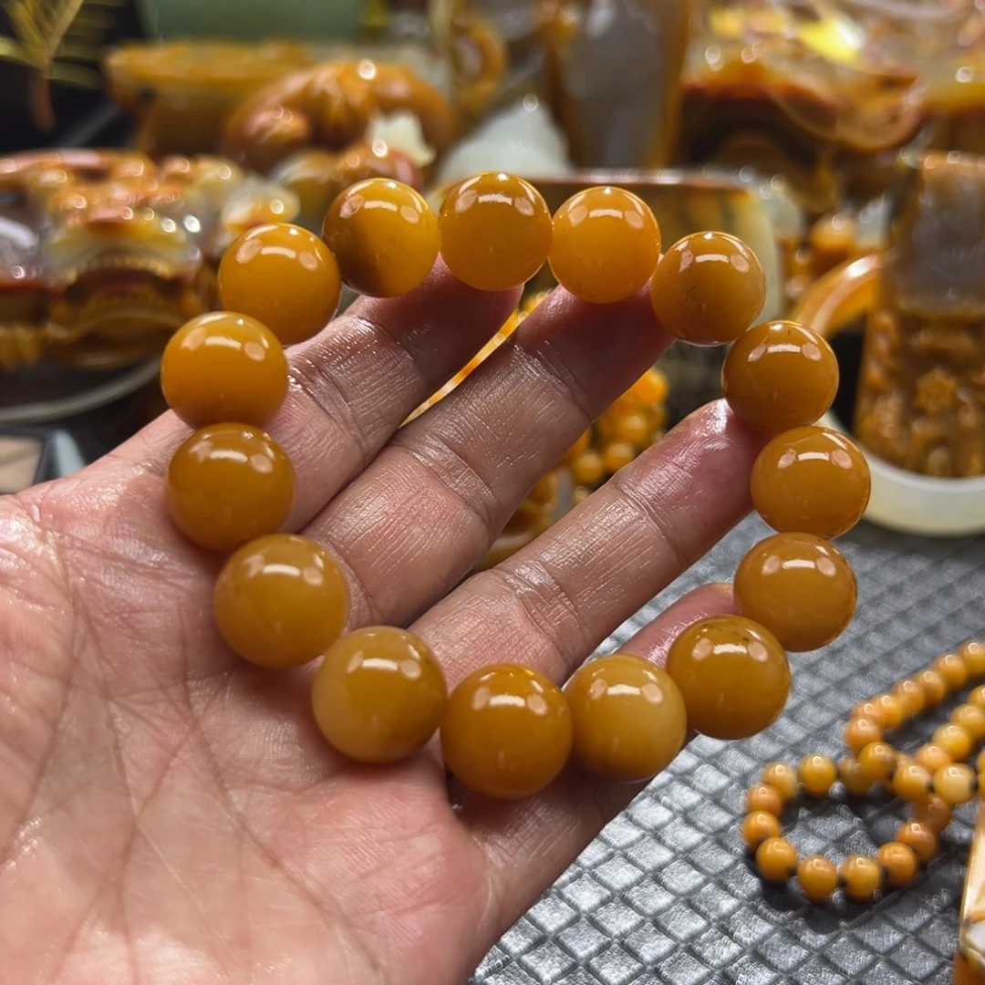 颈饰未镶嵌石英质玉