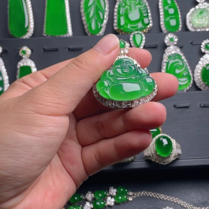 翡翠颈饰未镶嵌翡翠吊坠