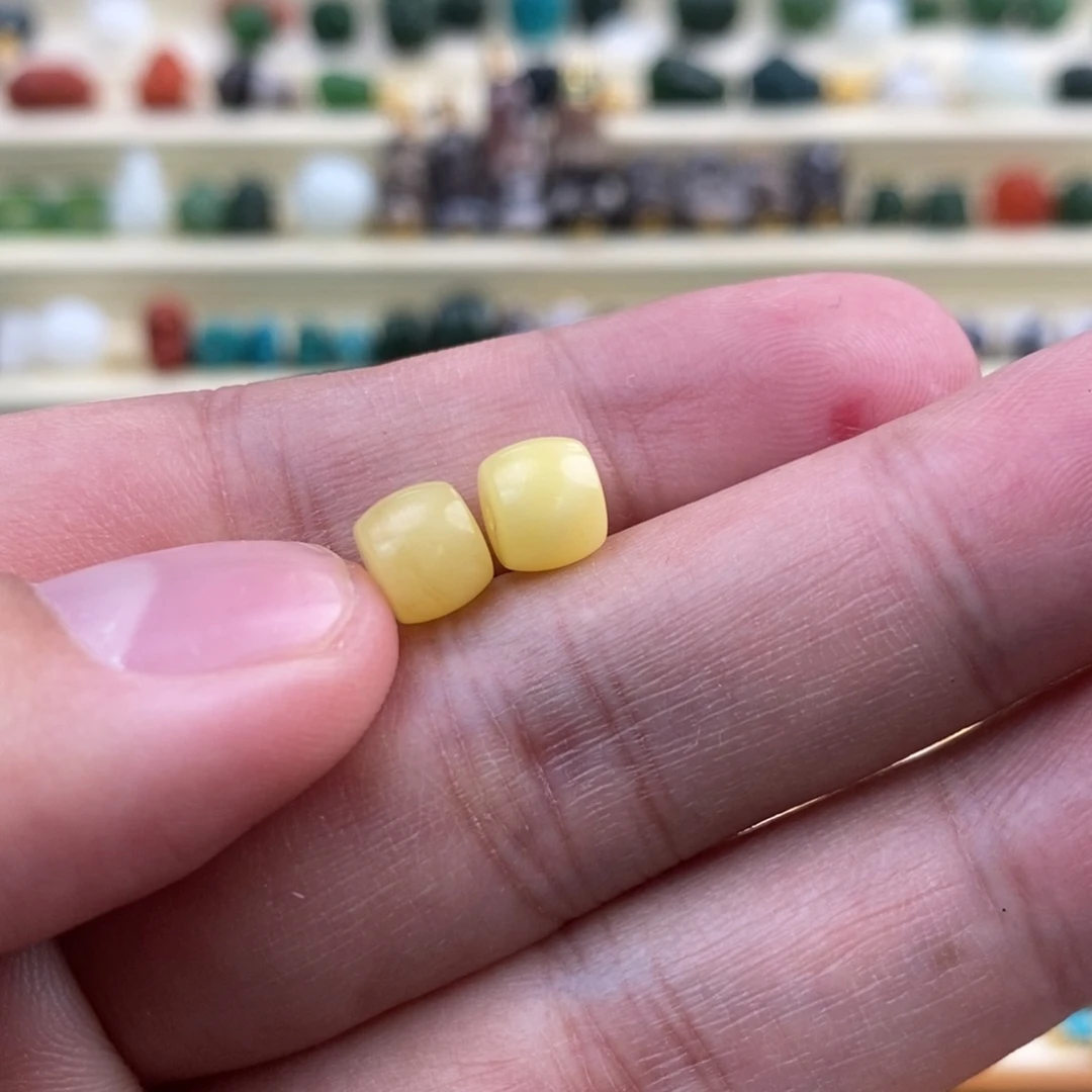 蜜蜡颈饰未镶嵌隔珠