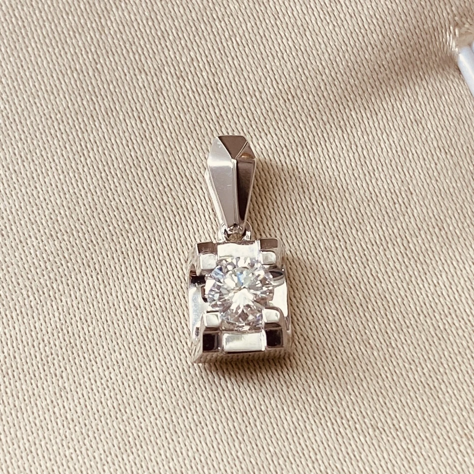 18K金钻石吊坠白色简约时尚镶嵌轻奢百搭气质小众精致镶钻小巧