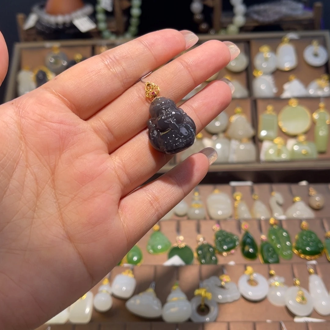 和田玉18K金镶嵌吊坠(赠链)