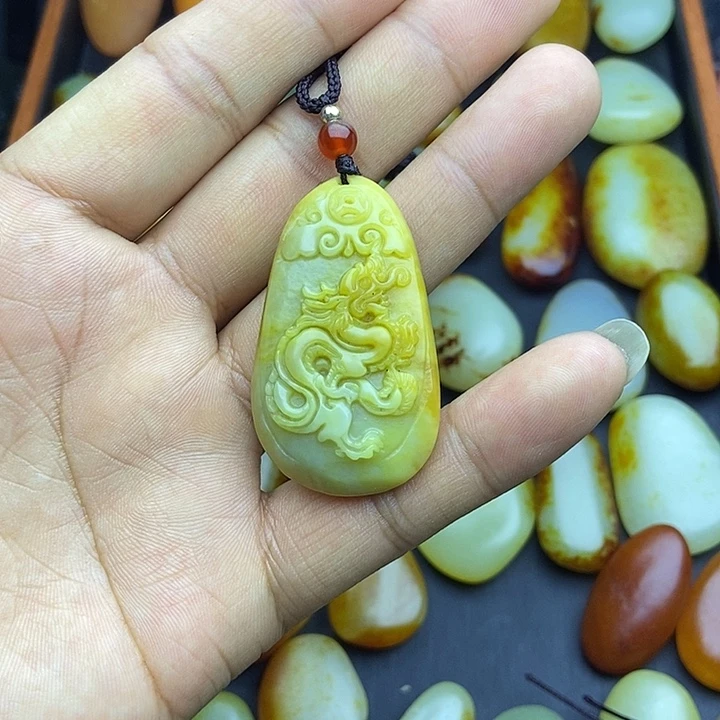 颈饰未镶嵌和田玉