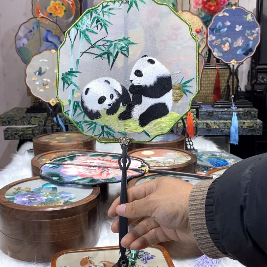 刺绣m*萝苏州纯手工制作