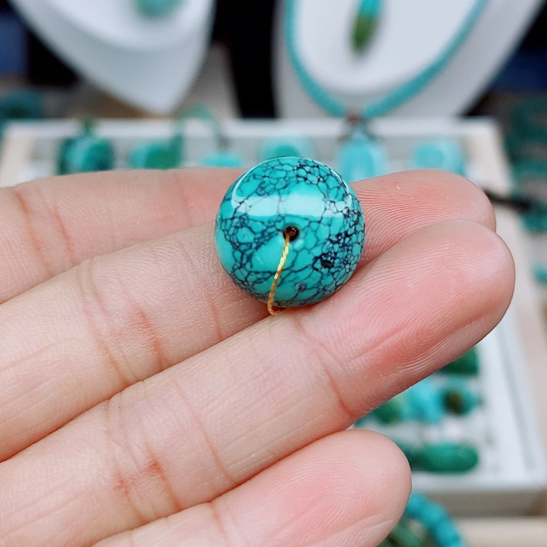 绿松石未镶嵌颈饰