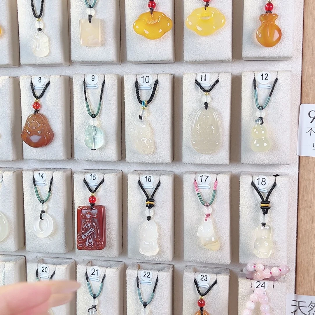 小***。未镶嵌颈饰玛瑙/玉髓