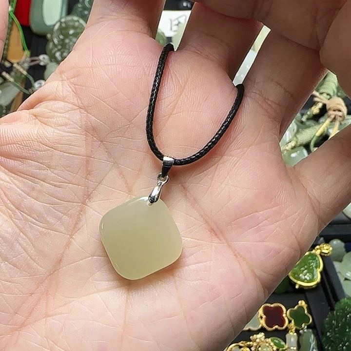 颈饰银S925镶嵌和田玉