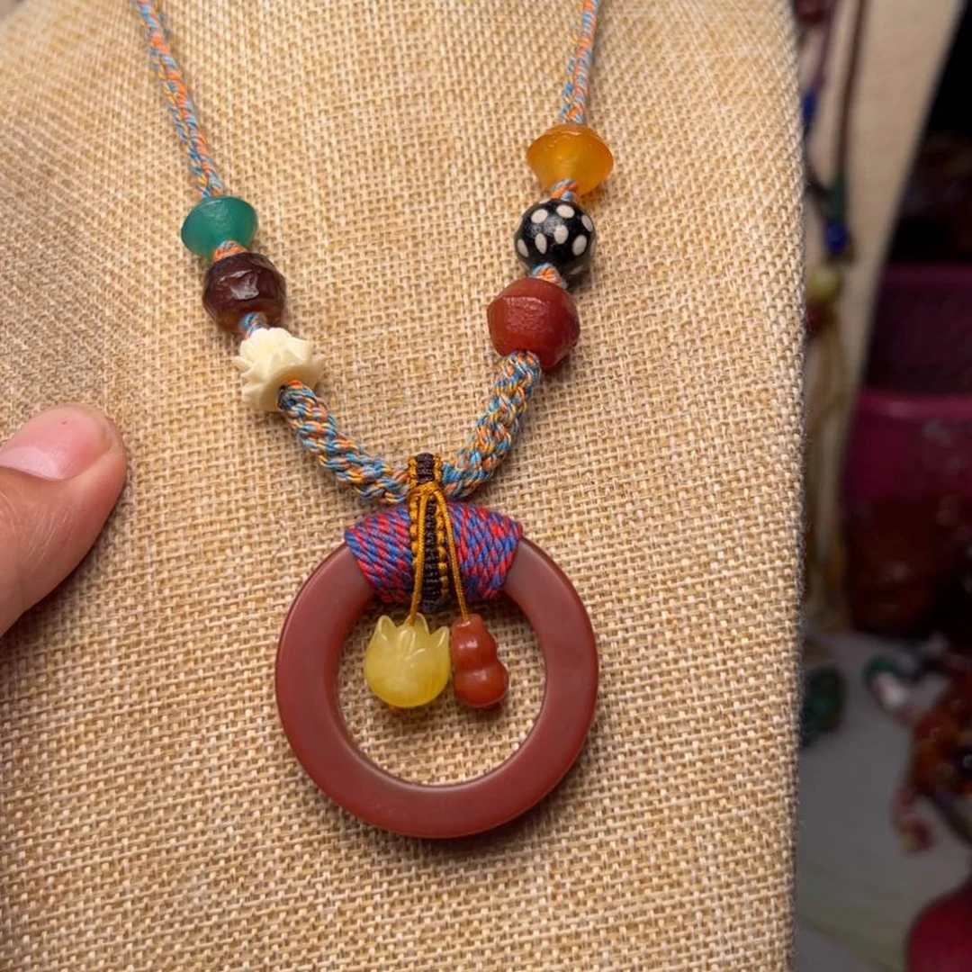 玛瑙/玉髓颈饰未镶嵌