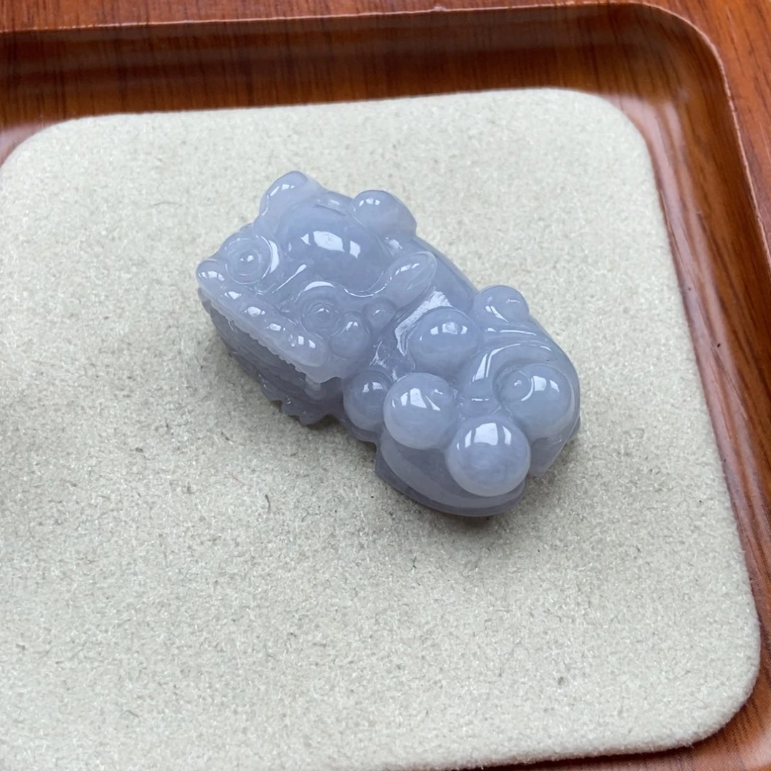 翡翠未镶嵌颈饰霸王