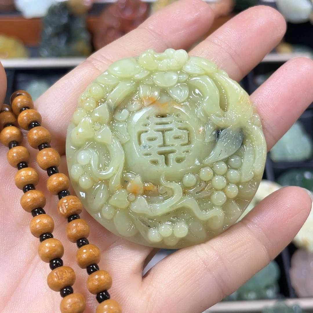 蛇纹石玉颈饰未镶嵌